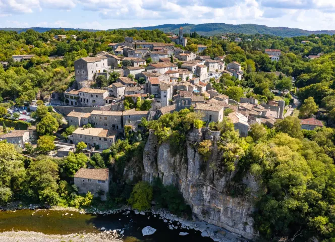 Balazuc plus beaux villages d’Auvergne-Rhône-Alpes