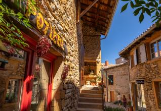 Beaujolais, sur les chemins des pierres dorées ©Etienne Ramousse Beaujolais Tourisme